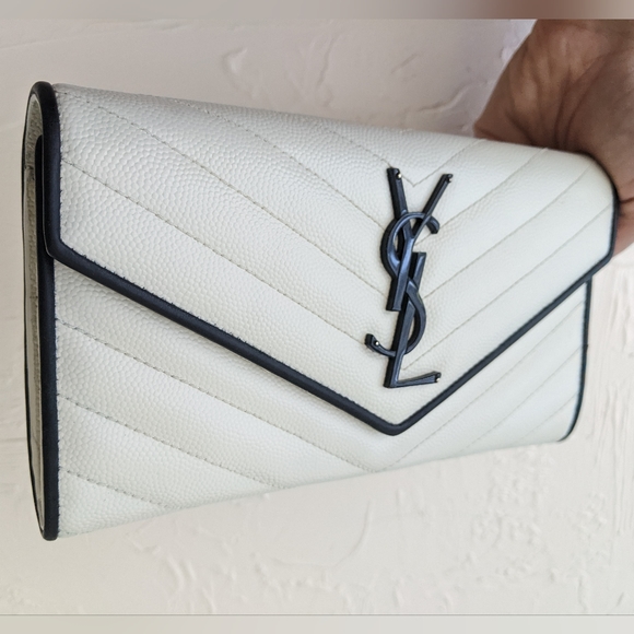 Yves Saint Laurent wallet - Picture 9 of 16